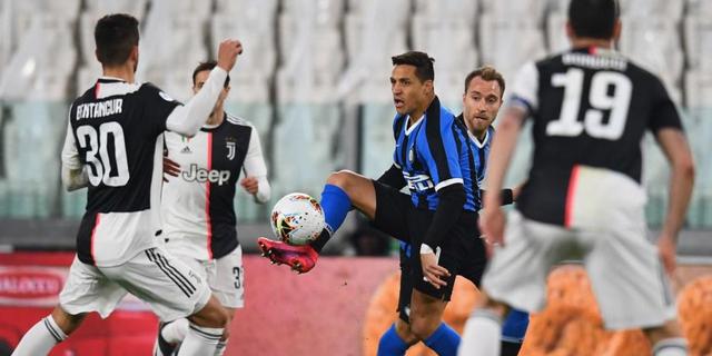  国际米兰客场遭遇争议判罚不敌那不勒斯  